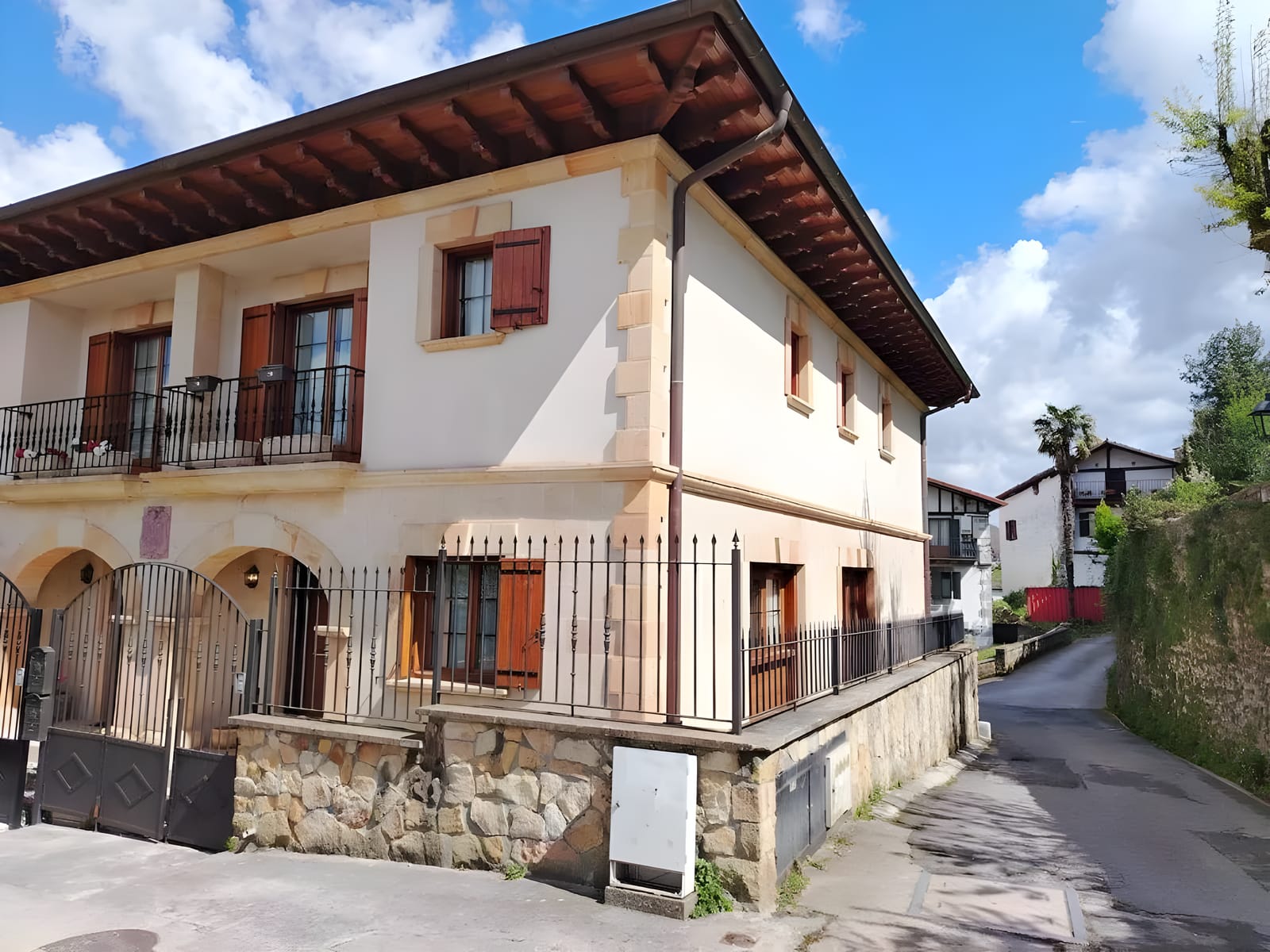 Arbaso Hotel